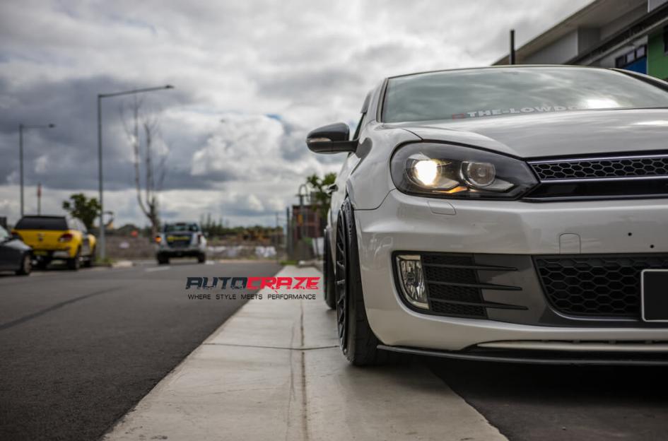 VOLKSWAGEN GOLF LAS R MATTE BLACK